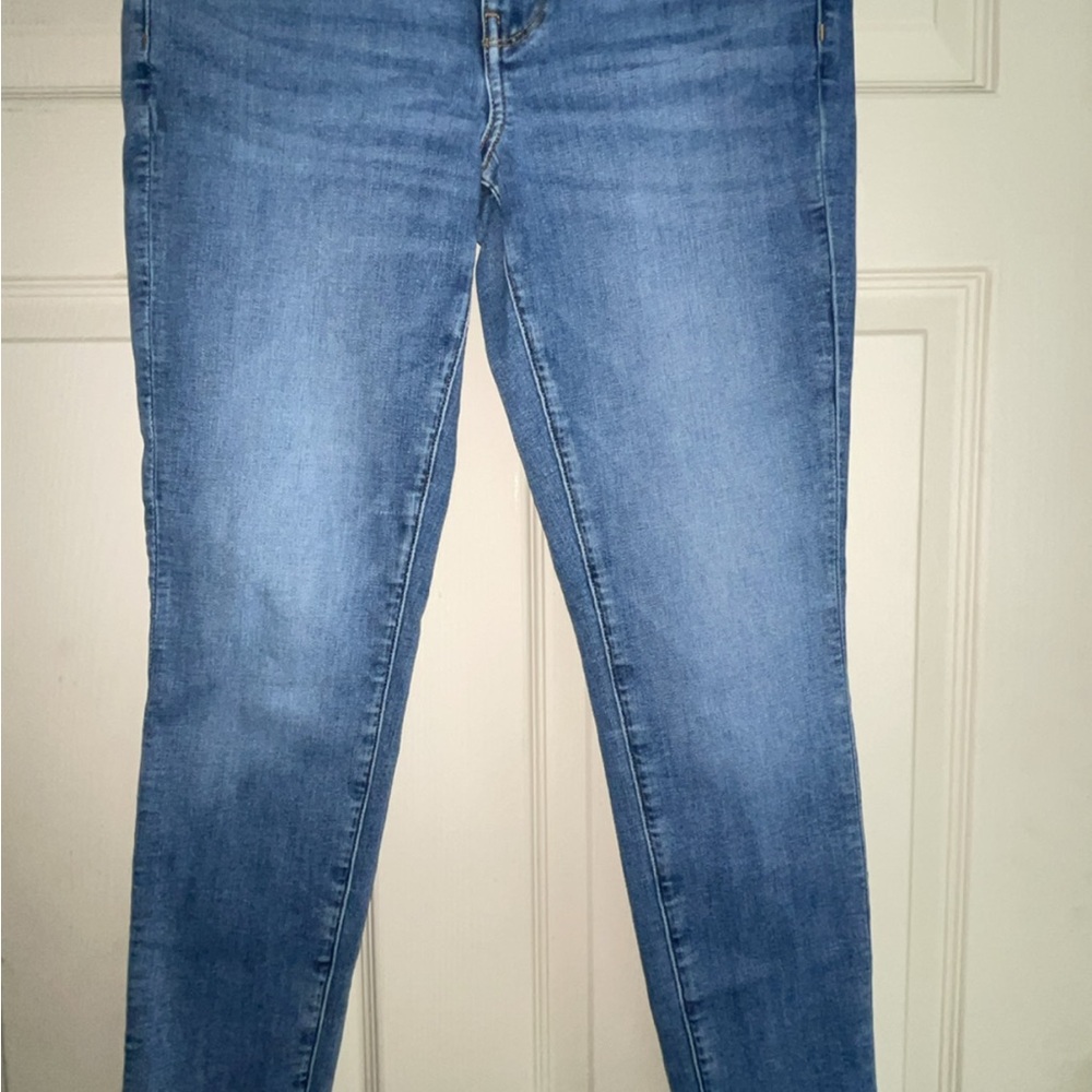 American eagle Sz 8 short Classic Blue Women's Jeans